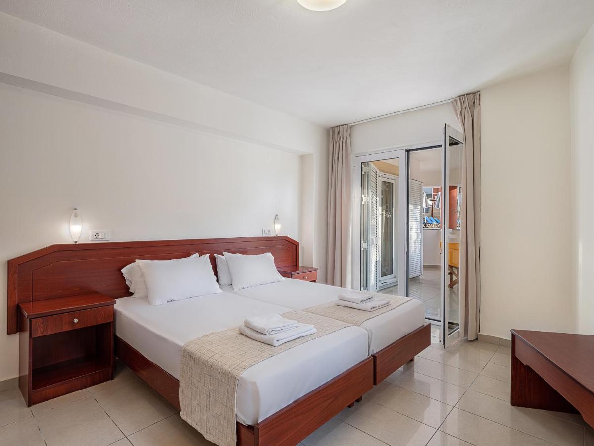 Artemis Apartments Stalós Habitación foto