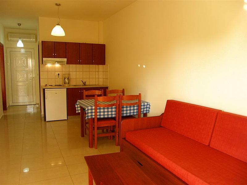 Artemis Apartments Stalós Exterior foto